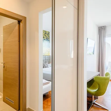 فندق مبيت وإفطار Rogac & Restaurant أوميس