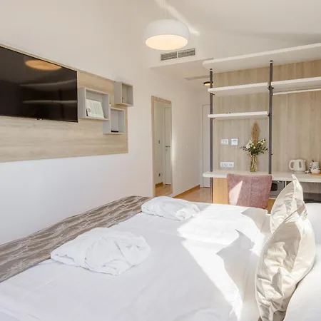 Rogac & Restaurant 4* Omiš