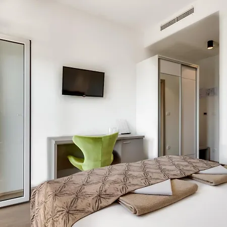 Oda ve Kahvaltı Rogac & Restaurant Omiš