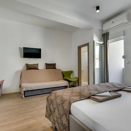 Rogac & Restaurant Bed and Breakfast Omiš