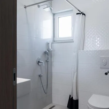 Bed and Breakfast Rogac & Restaurant 4*