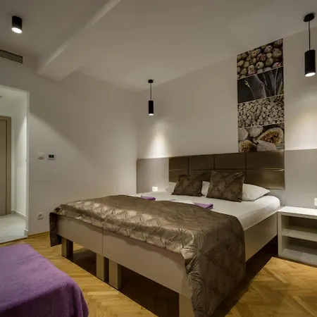 Rogac & Restaurant Panzió