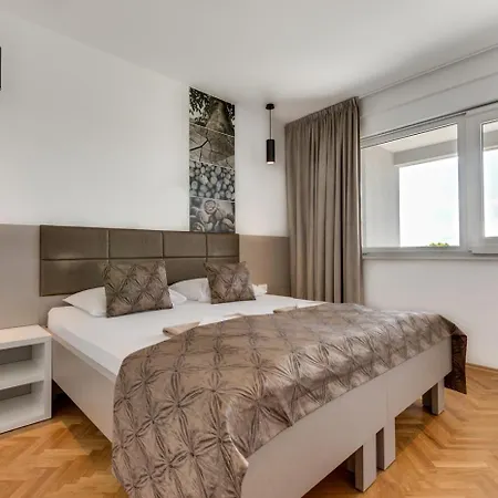 Rogac & Restaurant Omiš