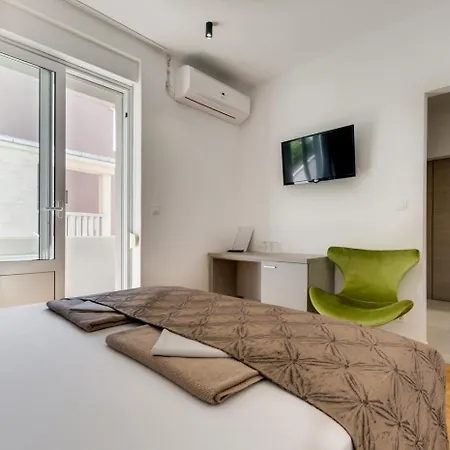 Bed and Breakfast Rogac & Restaurant 4*