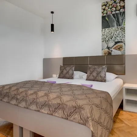 Rogac & Restaurant Bed and breakfast Omiš